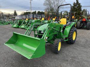 John Deere 3043D