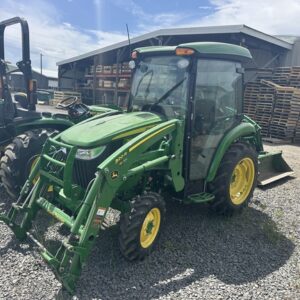 John Deere 3033R
