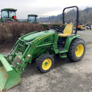 John Deere 3033R