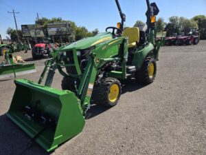 John Deere 1023E