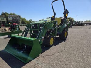 John Deere 1023E