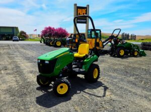 John Deere 1023E