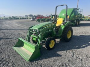 John Deere 3043D